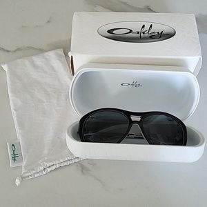 Oakley Vacancy Polarized Round Sunglasses